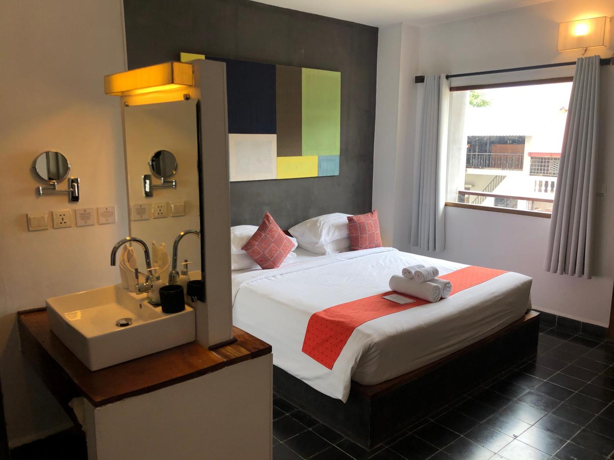 Patio Hotel & Urban Resort Phnom Penh Exterior photo