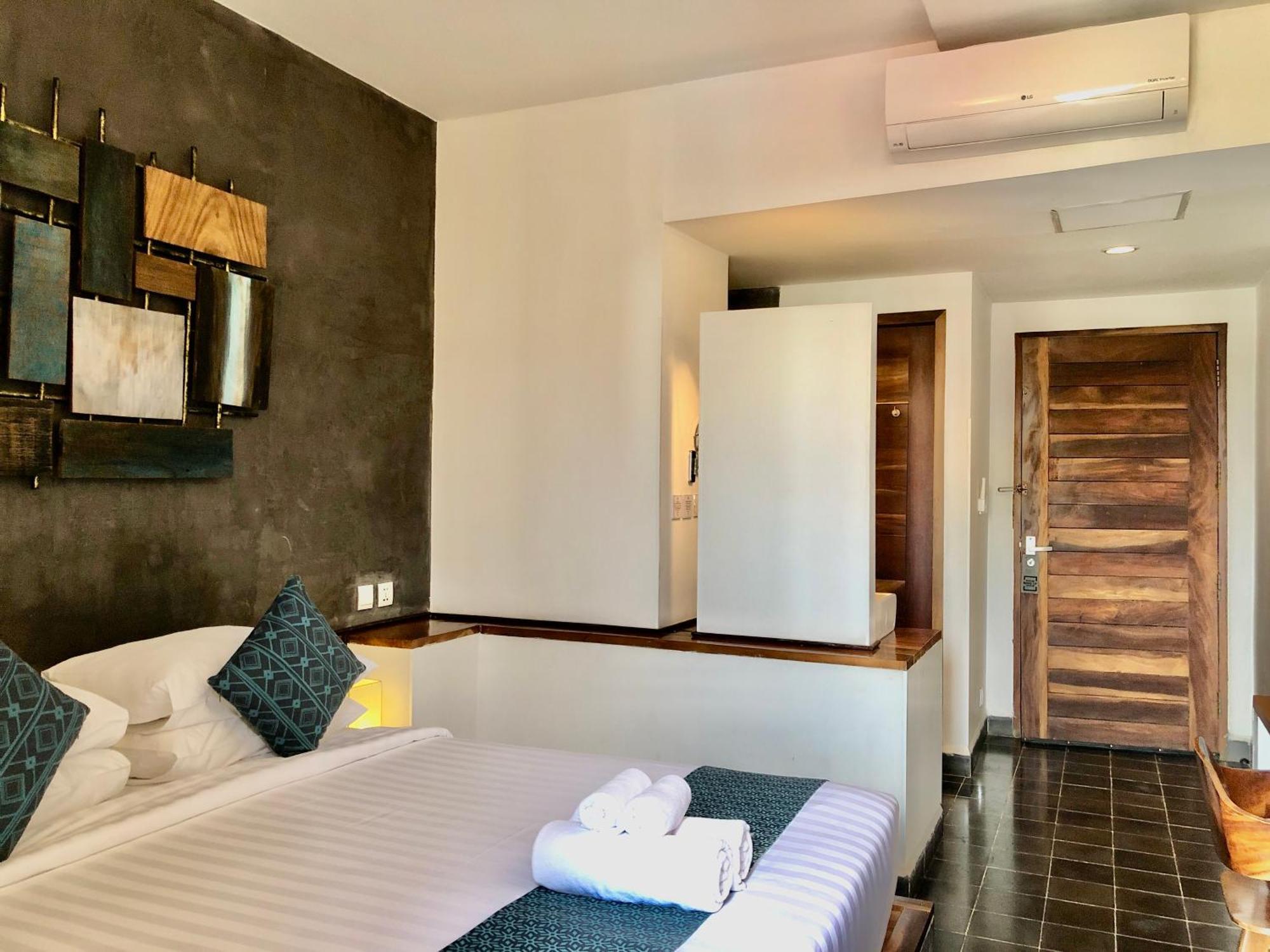 Patio Hotel & Urban Resort Phnom Penh Exterior photo